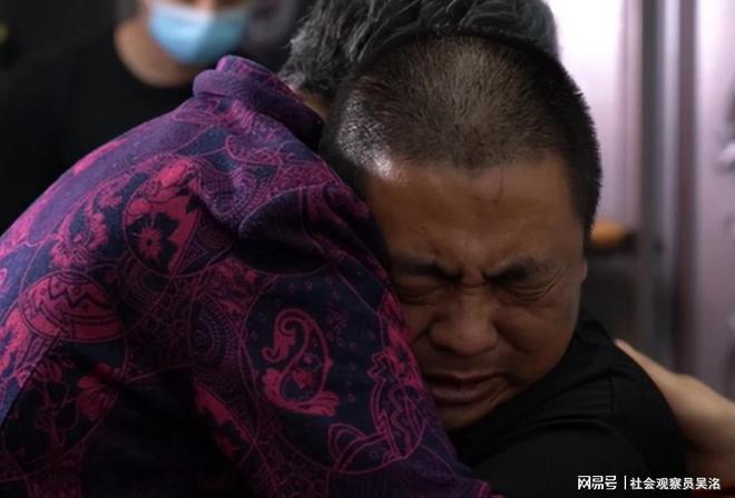 俩儿子非亲生案当事人：想要个后人